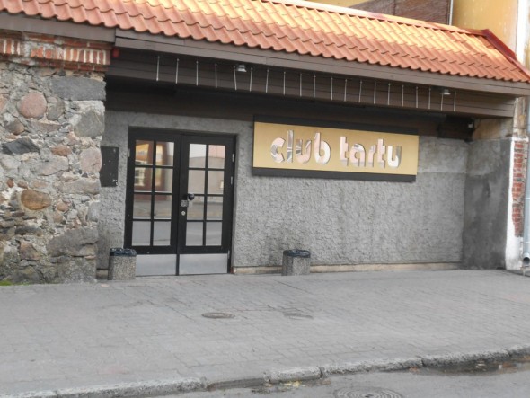 Jos haluaa diskossa käydä, niin Võrun yöelämää edustaa mm. Club Tartu.